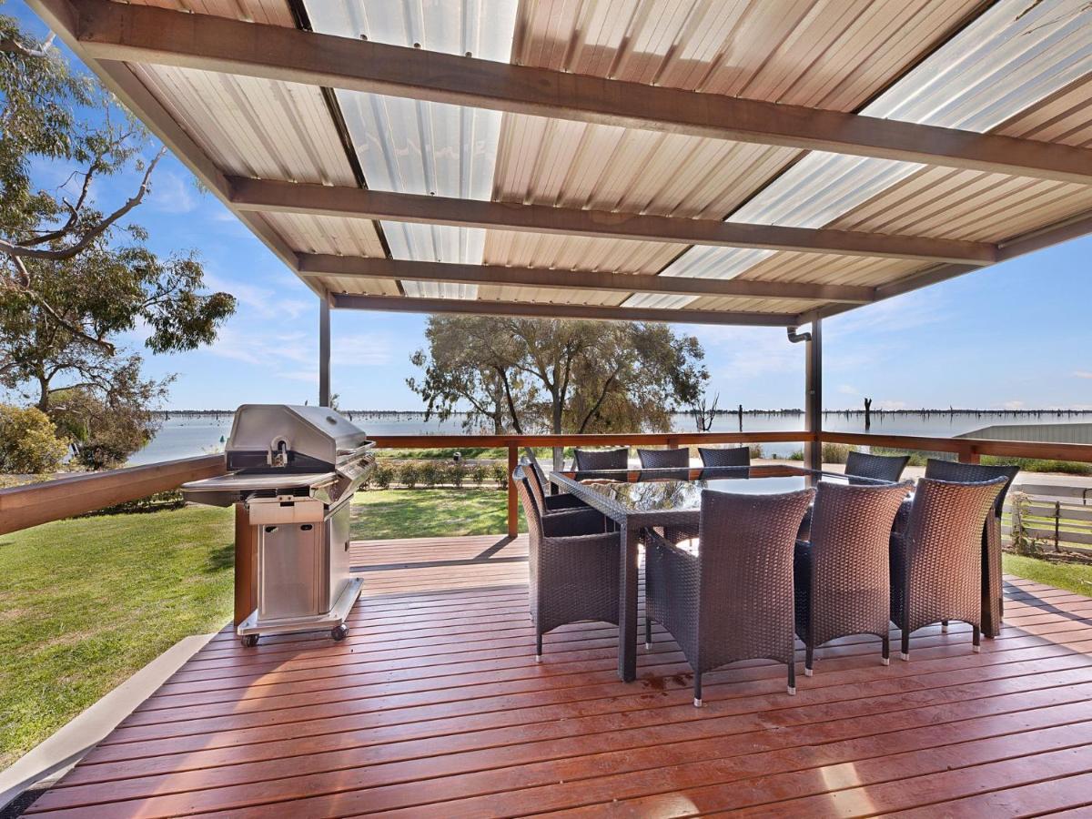 Hogan'S Lakehouse Villa Yarrawonga Exterior photo